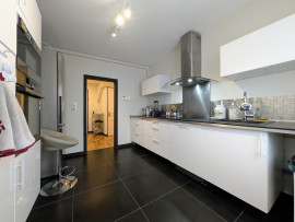 
                                                                                        Vente
                                                                                         T3  65m² traversant en RDC, luminosité et confort