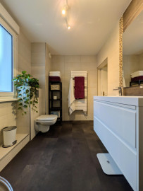 
                                                                                        Vente
                                                                                         T3  65m² traversant en RDC, luminosité et confort