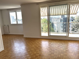 
                                                                                        Location
                                                                                         T3 66 m2 traversant lumineux balcon cave parking