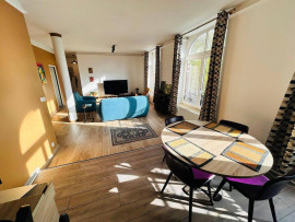 
                                                                                        Location
                                                                                         T3 87 m² très lumineux - Meublé avec goût