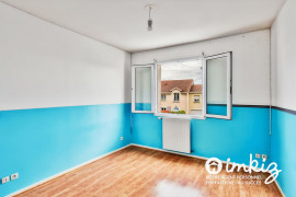 
                                                                                        Vente
                                                                                         T3 allée Abbé Lemire,  calme et ensoleillé.