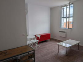 
                                                                                        Location
                                                                                         T3 Atypique MEUBLÉ 46m² BORDEAUX avec Clim
