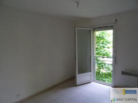 
                                                                                        Vente
                                                                                         T3 avec balcon et deux places de parking