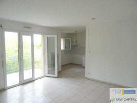 
                                                                                        Vente
                                                                                         T3 avec balcon et deux places de parking