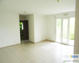 
                                                                                        Vente
                                                                                         T3 avec balcon et deux places de parking