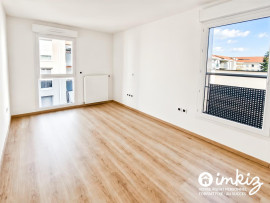 
                                                                                        Vente
                                                                                         T3 de 60m² - garage, balcon, 2018 - Clé en main !