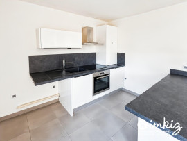 
                                                                                        Vente
                                                                                         T3 de 60m² - garage, balcon, 2018 - Clé en main !
