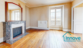 
                                                                                        Vente
                                                                                         T3 de caractère au calme, Quartier Saint-Louis