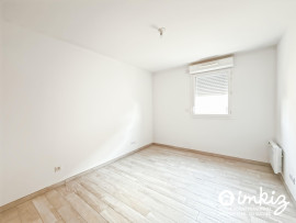 
                                                                                        Vente
                                                                                         T3 dernier etage avec terrasse et box