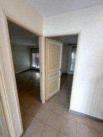 
                                                                                        Location
                                                                                         T3 duplex 63 m² – quartier Victoire, 2 min tram B