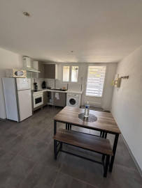 
                                                                                        Location
                                                                                         T3 en rdc d'une villa - Coloc possible