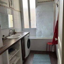 
                                                                                        Location
                                                                                         T3 entièrement meublé 64m², bail 1 an renouvelable