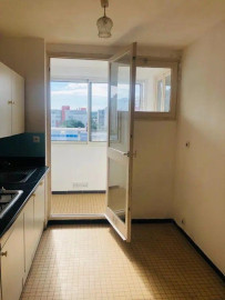 
                                                                                        Location
                                                                                         T3 fonctionnel dans une résidence privée