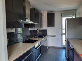 
                                                                                        Location
                                                                                         T3 garage balcon sud a louer 71m2 Lyon confluence