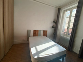 
                                                                                        Location
                                                                                         T3 Guillotière charme ancien côté cours