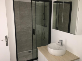 
                                                                                        Location
                                                                                         T3 lumineux 80m² sans vis à vis Centre-ville Landi