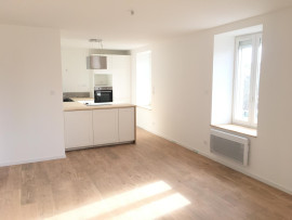 
                                                                                        Location
                                                                                         T3 lumineux 80m² sans vis à vis Centre-ville Landi
