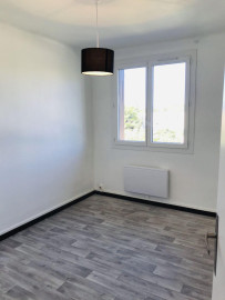 
                                                                                        Location
                                                                                         T3 lumineux avec 2 chambres - Aix Val St André
