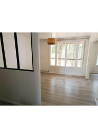 
                                                                                        Location
                                                                                         T3 lumineux dans résidence calme et sécurisée