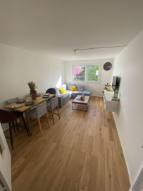 
                                                                                        Location
                                                                                         T3 lumineux-meublé 73 m²-Rénové-Balcon, 1 500€ CC.