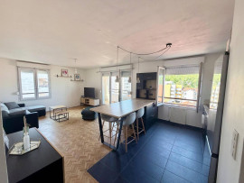 
                                                                                        Location
                                                                                         T3 meublé 63 m² avec balcon sans vis-à-vis, garage