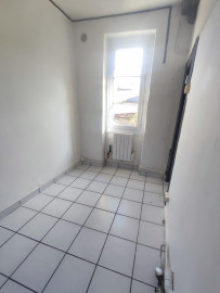 
                                                                                        Location
                                                                                         T3 non meublé - place de la bascule