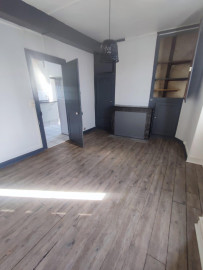 
                                                                                        Location
                                                                                         T3 non meublé - place de la bascule