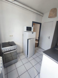 
                                                                                        Location
                                                                                         T3 non meublé - place de la bascule
