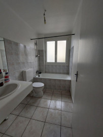 
                                                                                        Location
                                                                                         T3 petite copropriété calme