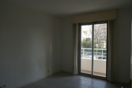 
                                                                                        Vente
                                                                                         T3 - Proche du centre ville de St-Raphaël