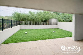 
                                                                                        Vente
                                                                                         T3 récent avec extérieur de 71m2
