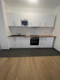 
                                                                                        Location
                                                                                         T3 récent avec grande terrasse - CLICHY