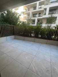 
                                                                                        Location
                                                                                         T3 récent avec grande terrasse - CLICHY