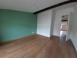 
                                                                                        Location
                                                                                         T3 rénové à neuf 52 m²
