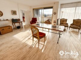 
                                                                                        Vente
                                                                                         T3  spacieux,   vue dégagée  8ième-9ième