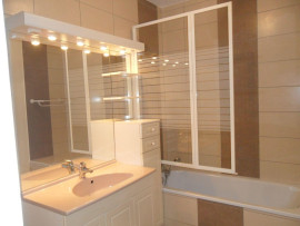 
                                                                                        Location
                                                                                         T4 à Saint Uze