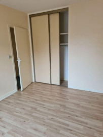 
                                                                                        Location
                                                                                         T4 à Saint Uze