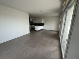 
                                                                                        Vente
                                                                                         T4 avec extérieur et vue exceptionnelle sur le lac