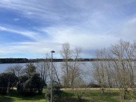 
                                                                                        Vente
                                                                                         T4 avec extérieur et vue exceptionnelle sur le lac