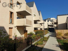 
                                                                                        Location
                                                                                         T4 avec loggia et parking, proche tram B