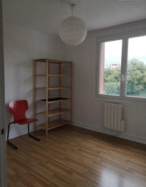 
                                                                                        Location
                                                                                         T4 de 65m² rénovation en cours