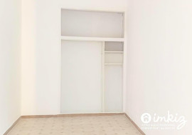 
                                                                                        Vente
                                                                                         T4 de 80 m² repeint, gros potentiel