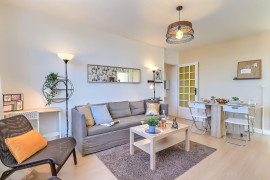 
                                                                                        Location
                                                                                         🏡 T4 Meublé et équipé à Nîmes Centre ✨🏡