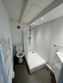 
                                                                                        Location
                                                                                         T4 refait à neuf avec terrasse plein sud et garage