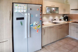 
                                                                                        Location
                                                                                         T4 traversant plein pied meublée selon la demande