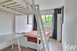 Location
T5 -3 chambres - 10 couchages - centre ville avec parkings -cave - gardien (loyer tout inclus)