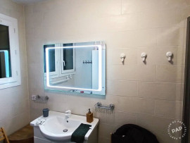 Location
T5 -3 chambres - 10 couchages - centre ville avec parkings -cave - gardien (loyer tout inclus)