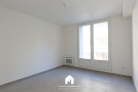 
                                                                                        Location
                                                                                         Terminus Saint Charles