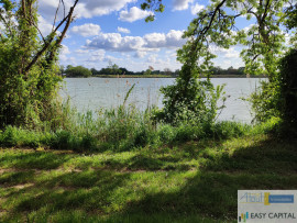 
                                                                                        Vente
                                                                                         Terrain de loisirs au bord de la Garonne