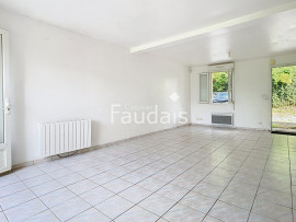 
                                                                                        Vente
                                                                                         TESSY-BOCAGE, Maison 3 chambres avec vie de plain pied